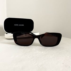 MARC JACOBS Dark Brown & Gold Tortoise Sunglasses with case & dust cloth